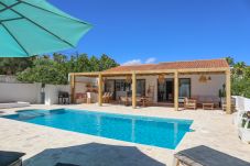 Villa in Moraira - Casita Travel | Villa Josa | Moderne Villa in Moraira dichtbij dorp en strand