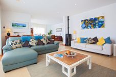 Villa Puerto Calero is een luxe vakantievilla met verwarmd privé zwembad. Loopafstand van Puerto Calero, Lanzarote