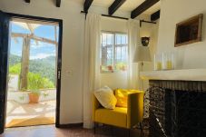 Finca Flores is een vrijstaand vakantiehuis met privé zwembad, geweldig uitzicht en veel privacy in Ojén, Andalusië