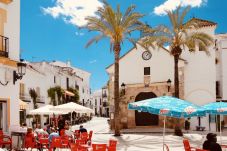 Finca Santa Ana is een vakantiehuis met privé zwembad en tuin met fruitbomen. Loopafstand van Ojén, Andalusia