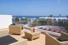 Villa Lexy is een vakantievilla met verwarmd privé zwembad en zeezicht in Los Mojones, Puerto del Carmen, Lanzarote