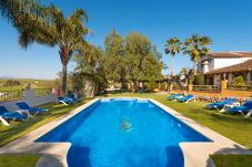 Casita Cuarta is een fijn kindvriendelijk vakantiehuis op een vakantieparkje met zwembad in Alhaurin el Grande, Andalusië