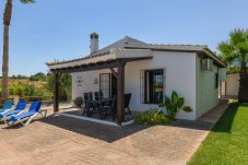 Casita Cuarta Grande is een kindvriendelijk vakantiehuis met privé zwembad in Alhaurin el Grande, Andalusië