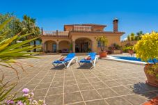 Villa Laura is een luxe vakantiehuis met privé zwembad en volop privacy. In Alhaurin el Grande, Andalusië