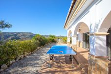 Villa in Canillas de Aceituno - Casita Travel | Casa Cartarra | Vakantiehuis Andalusie met prive zwembad