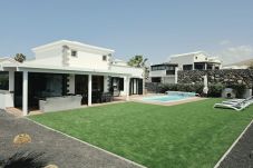 Villa in Playa Blanca - Villa Montana Roja