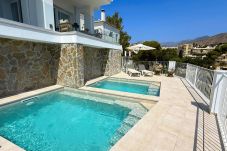 Villa in Nerja - Villa Playa Nerja II | Luxe 12-persoons villa met zeezicht