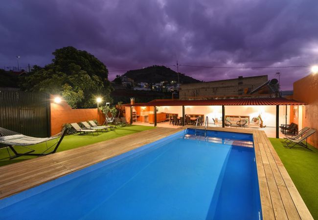 De moderne Finca del Norte met privé zwembad in Arucas, Gran Canaria Finca del Norte is een ruim en modern vakantiehuis met verwarmd privé zwembad in Arucas, Gran Canaria