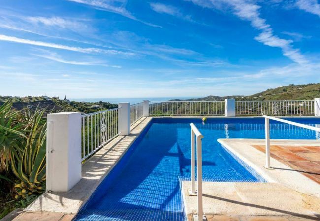 Villa met privé zwembad in Frigiliana | Casita Travel Mooie finca met panoramisch uitzicht en privé zwembad. Vlakbij het pittoreske Frigiliana.