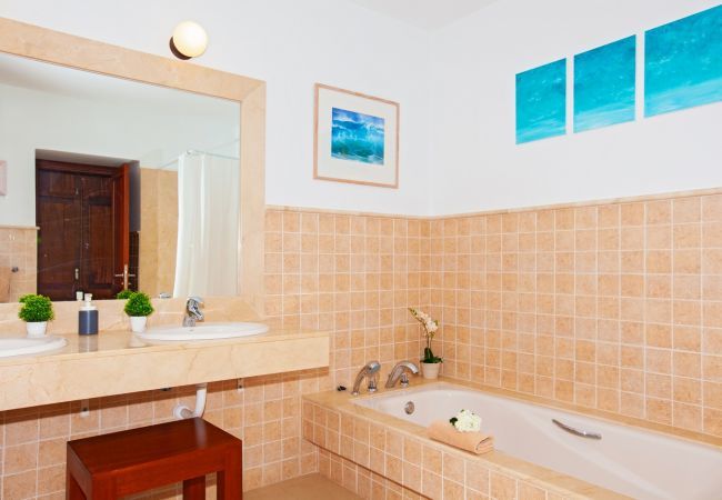 Villa in Puerto del Carmen - Villa Puerto Calero Villa in Puerto del Carmen - Villa Puerto Calero