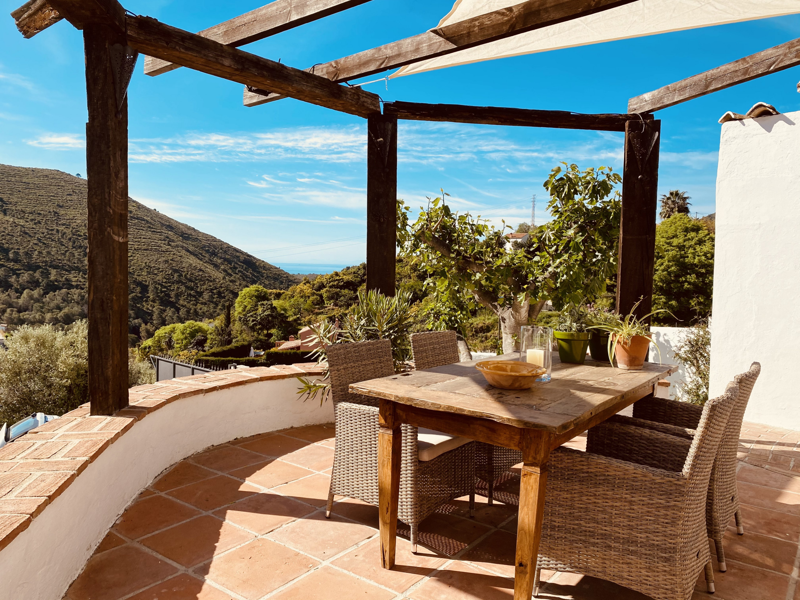 Finca Flores is een vrijstaand vakantiehuis met privé zwembad, geweldig uitzicht en veel privacy in Ojén, Andalusië