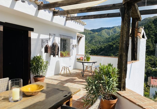 Villa in Ojen - Finca Flores Villa in Ojen - Finca Flores