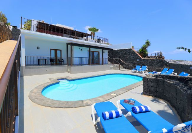 Villa in Puerto del Carmen - Villa Jill Villa in Puerto del Carmen - Villa Jill