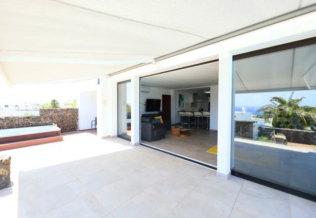 Villa in Puerto del Carmen - Villa June Villa in Puerto del Carmen - Villa June