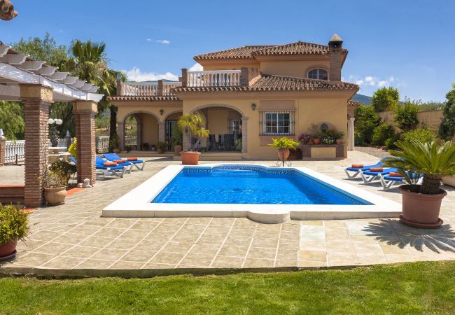 Villa in Alhaurín el Grande - Villa Laura Villa in Alhaurín el Grande - Villa Laura