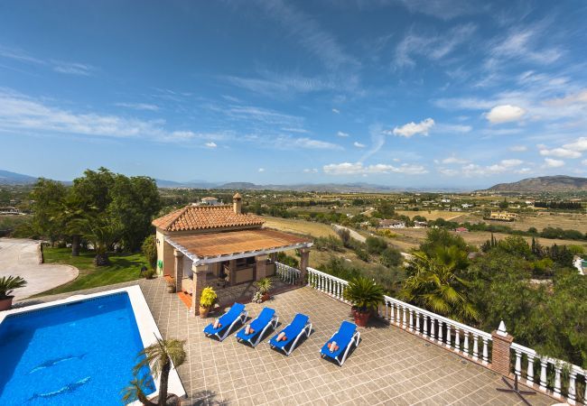Villa in Alhaurín el Grande - Villa Laura Villa in Alhaurín el Grande - Villa Laura