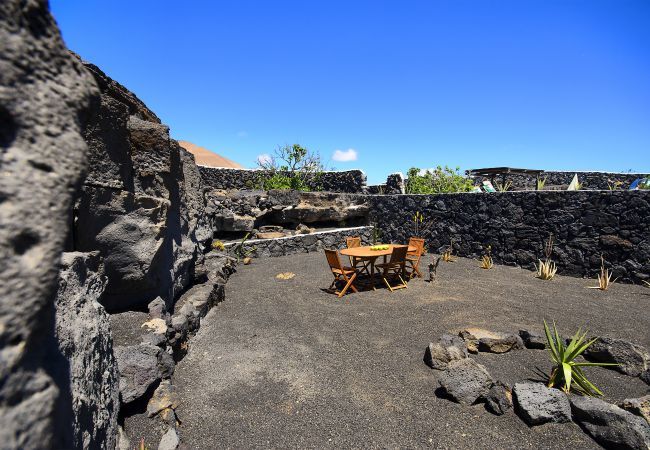 Villa Lanzarote Pequeña for two in Masdache, Lanzarote Villa Lanzarote Pequeña is een vakantievilla voor twee met privé zwembad en veel privacy in Masdache, Lanzarote