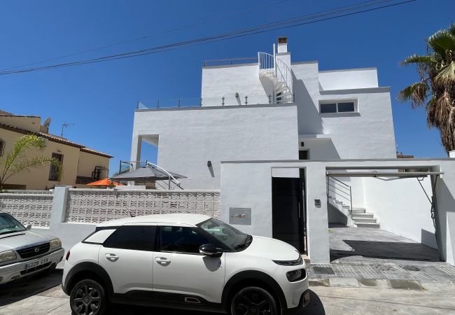 Villa in Nerja - Villa Las Palmeras Villa in Nerja - Villa Las Palmeras