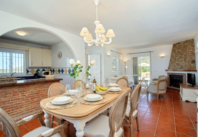 Villa in Torrox - Villa Regazo Andaluz | Villa met privé zwembad op 12 min van zee in Andalusië Villa in Torrox - Villa Regazo Andaluz | Villa met privé zwembad op 12 min van zee in Andalusië