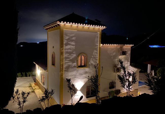 Villa in Torrox - Villa Regazo Andaluz | Villa met privé zwembad op 12 min van zee in Andalusië Villa in Torrox - Villa Regazo Andaluz | Villa met privé zwembad op 12 min van zee in Andalusië
