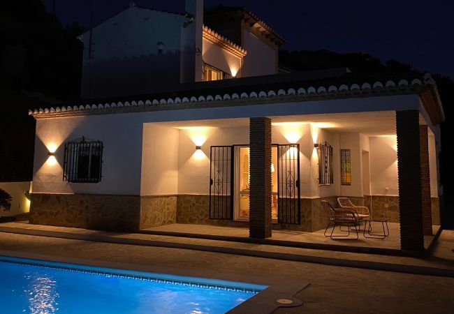 Villa in Torrox - Villa Regazo Andaluz | Villa met privé zwembad op 12 min van zee in Andalusië Villa in Torrox - Villa Regazo Andaluz | Villa met privé zwembad op 12 min van zee in Andalusië