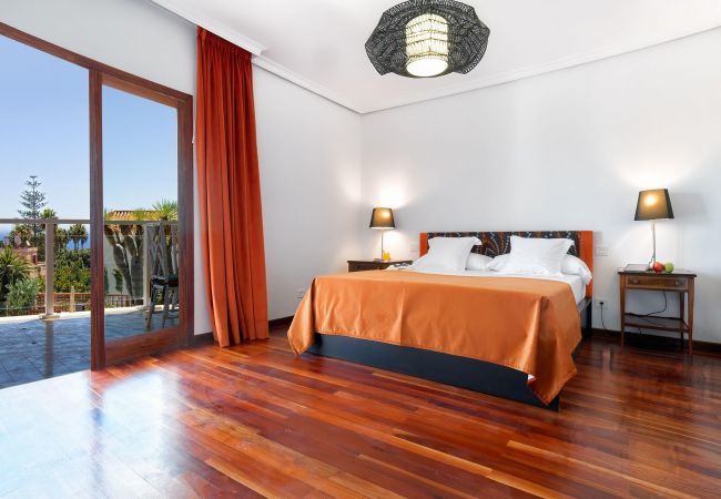 Villa in Las Palmas de Gran Canaria - Villa Tafira Villa in Las Palmas de Gran Canaria - Villa Tafira