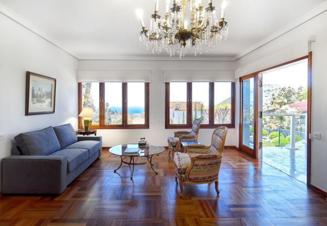 Villa in Las Palmas de Gran Canaria - Villa Tafira Villa in Las Palmas de Gran Canaria - Villa Tafira