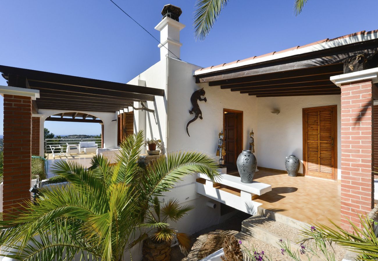 Villa in Sant Josep de Sa Talaia - TARIDA, CAN Villa. Ibiza.   Mooi huis met uitzicht op zee in de buurt van het strand van Cala Tarida