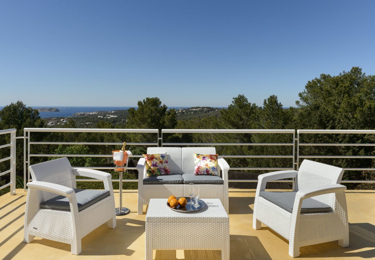 Villa in Sant Josep de Sa Talaia - TARIDA, CAN Villa. Ibiza.   Mooi huis met uitzicht op zee in de buurt van het strand van Cala Tarida