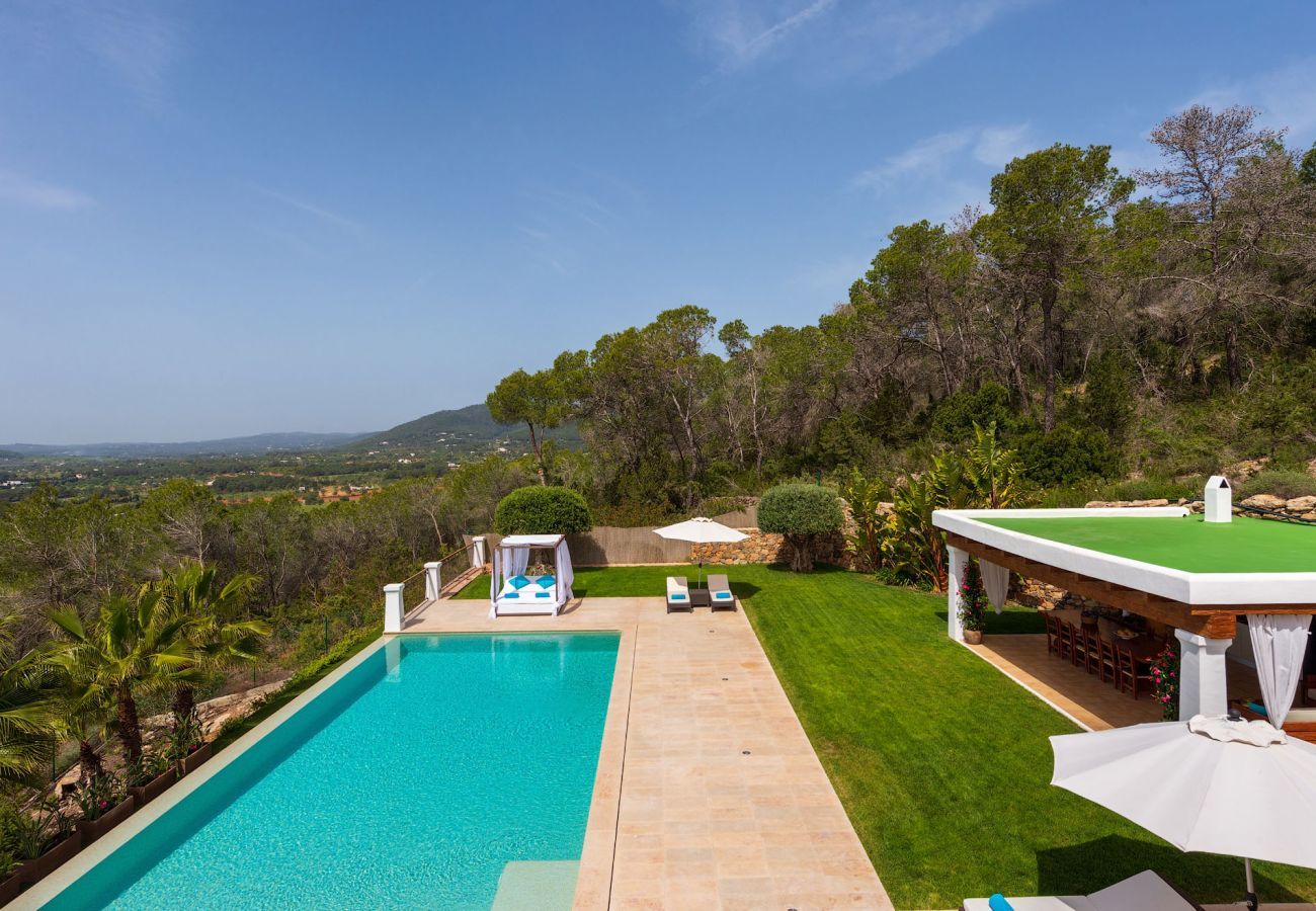 Villa in San Carlos/ Sant Carles de Peralta - LLOSAS DE DALT (CAN) Villa. Ibiza.   Spectaculair huis in de buurt van de straatmarkt van Las Dalias