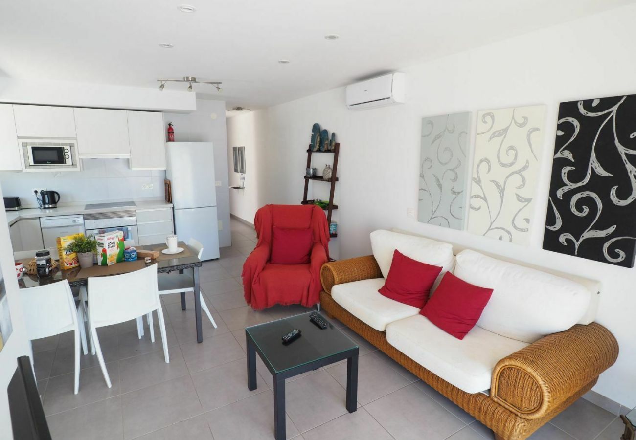 Villa Petunia met privé zwembad. Op loopafstand van het centrum en het strand. In Nerja, Andalusië