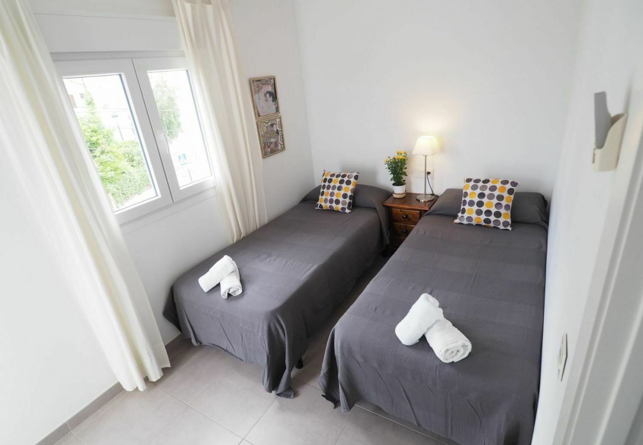 Villa Petunia met privé zwembad. Op loopafstand van het centrum en het strand. In Nerja, Andalusië