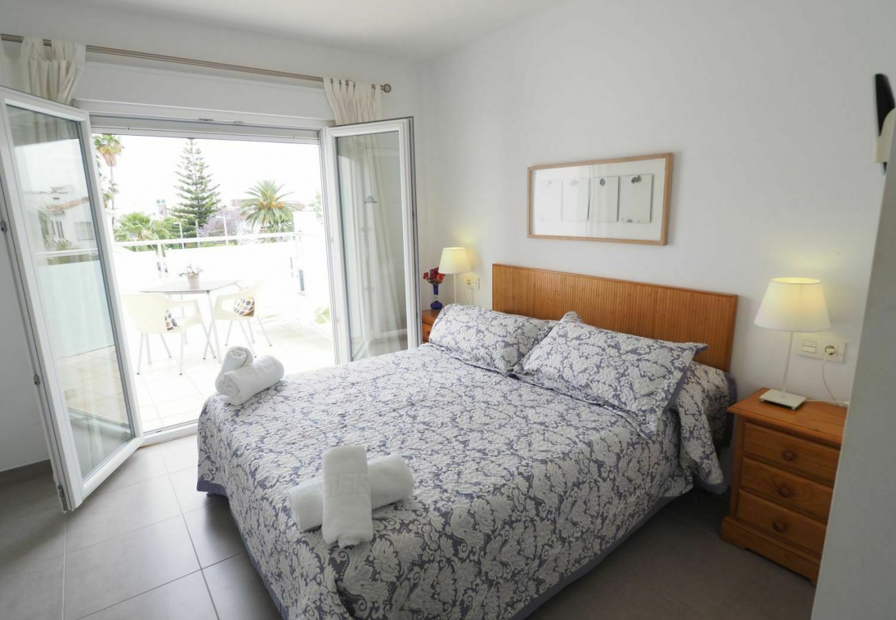Villa Petunia met privé zwembad. Op loopafstand van het centrum en het strand. In Nerja, Andalusië