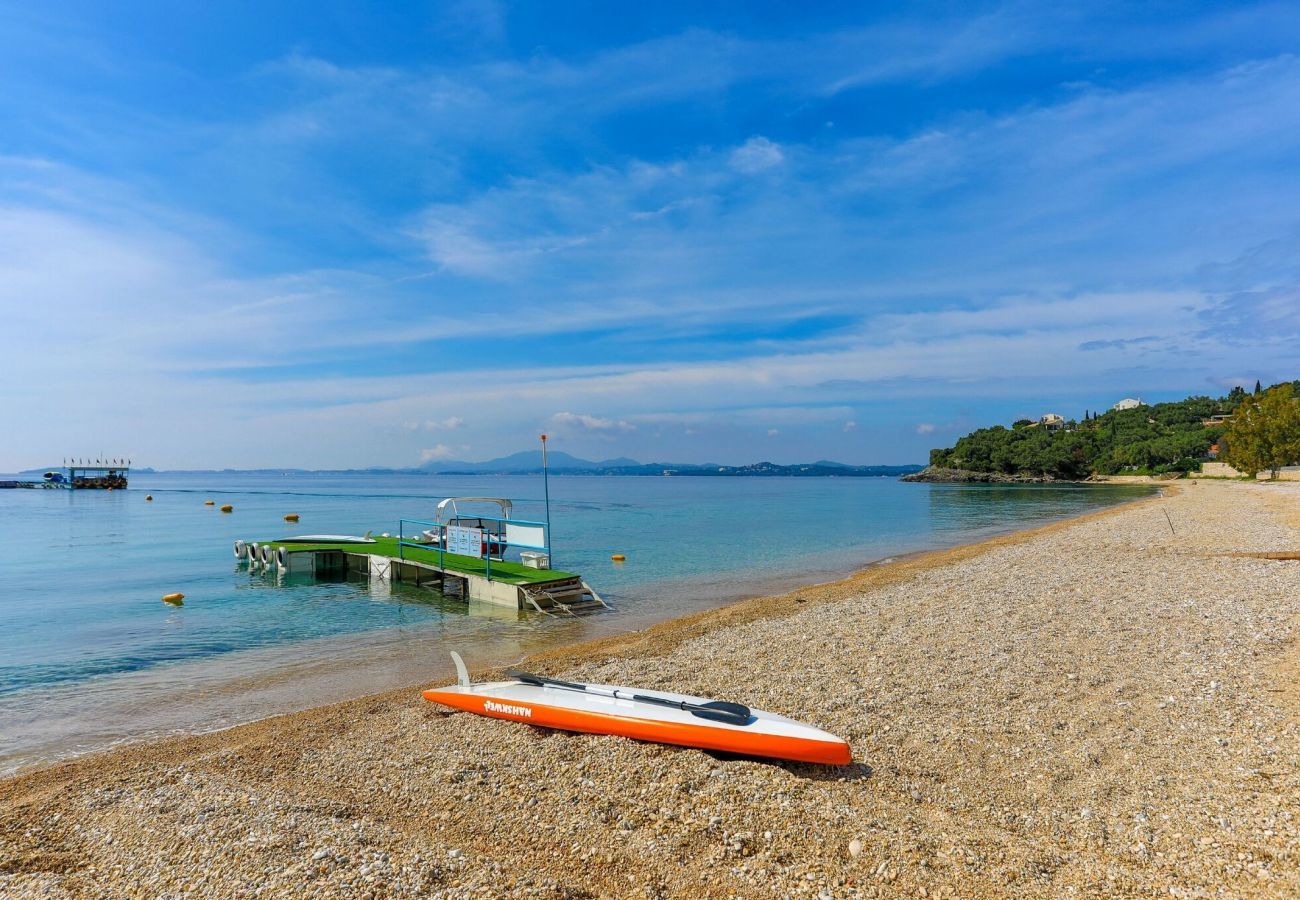 Villa Ambrosia | Een geschakelde villa met privé zwembad op Corfu, Griekenland