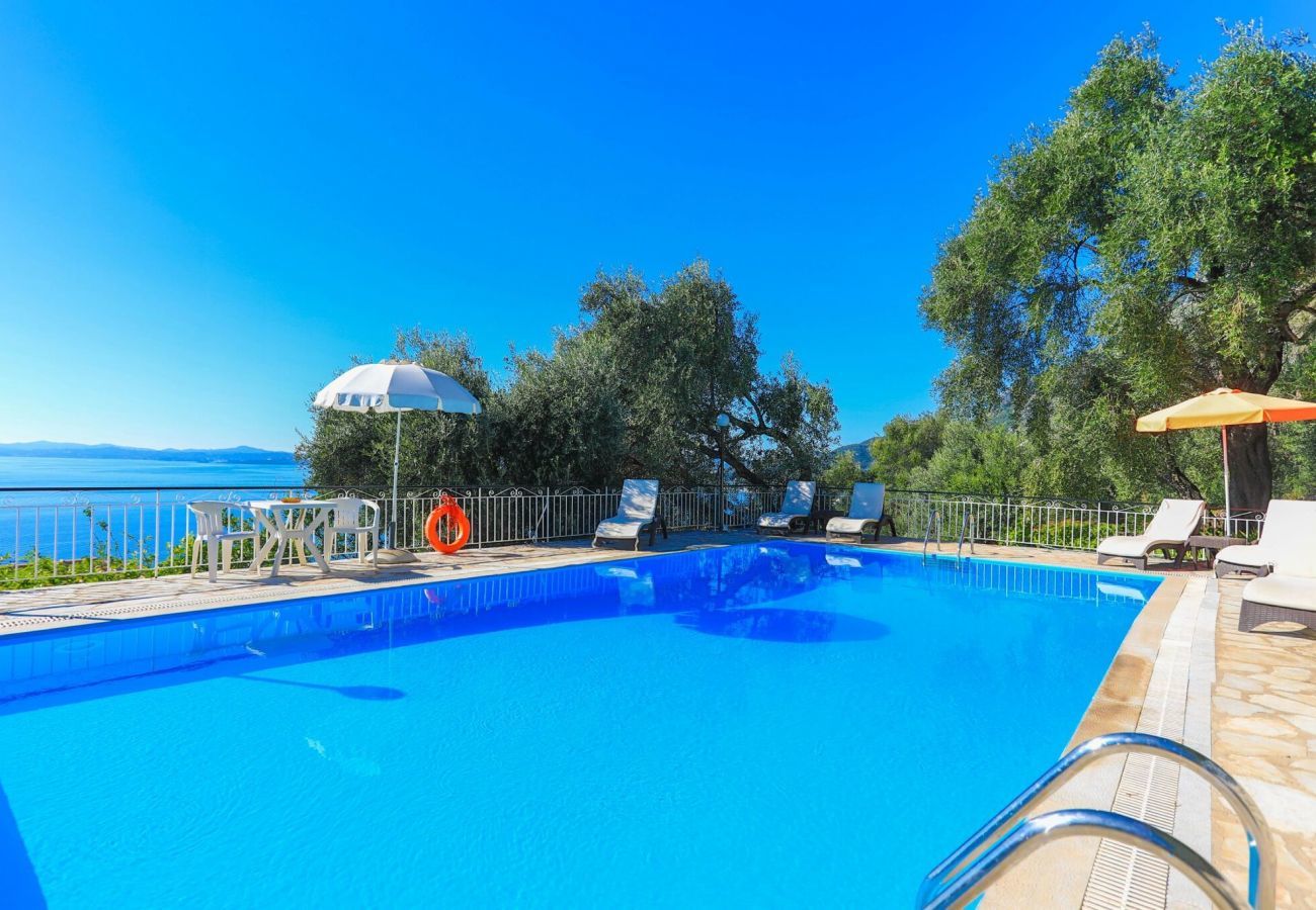 Villa Aspasia | Een vrijstaande villa met privé zwembad en zeezicht op Corfu, Griekenland