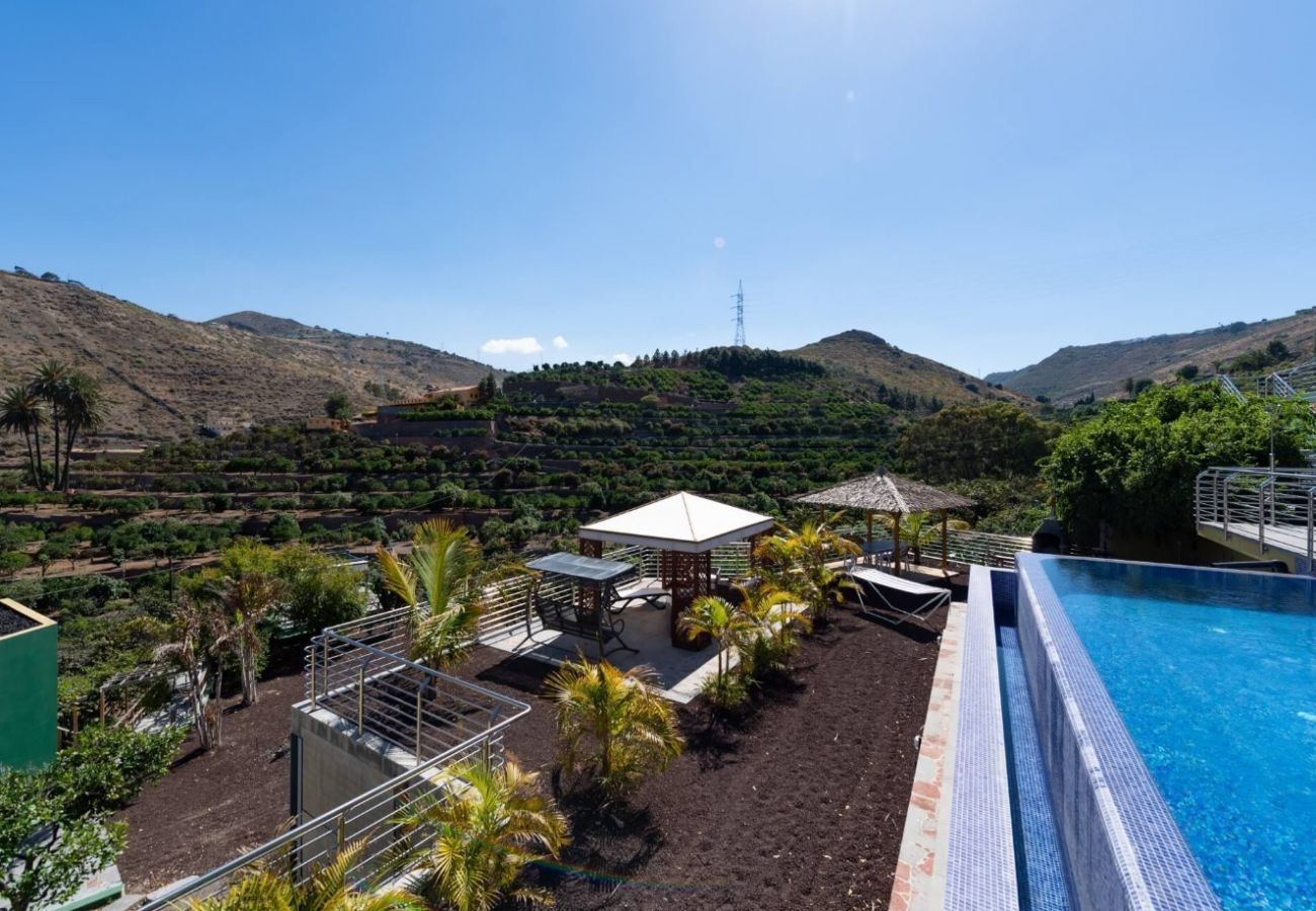 Finca Telde biedt een relax vakantie aan grote groepen. Met privé zwembad en mooie wandelpaden in Telde, Gran Canaria