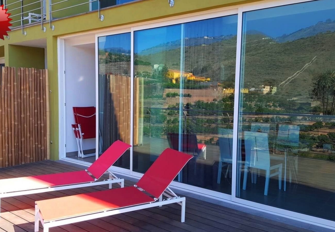 Finca Telde biedt een relax vakantie aan grote groepen. Met privé zwembad en mooie wandelpaden in Telde, Gran Canaria