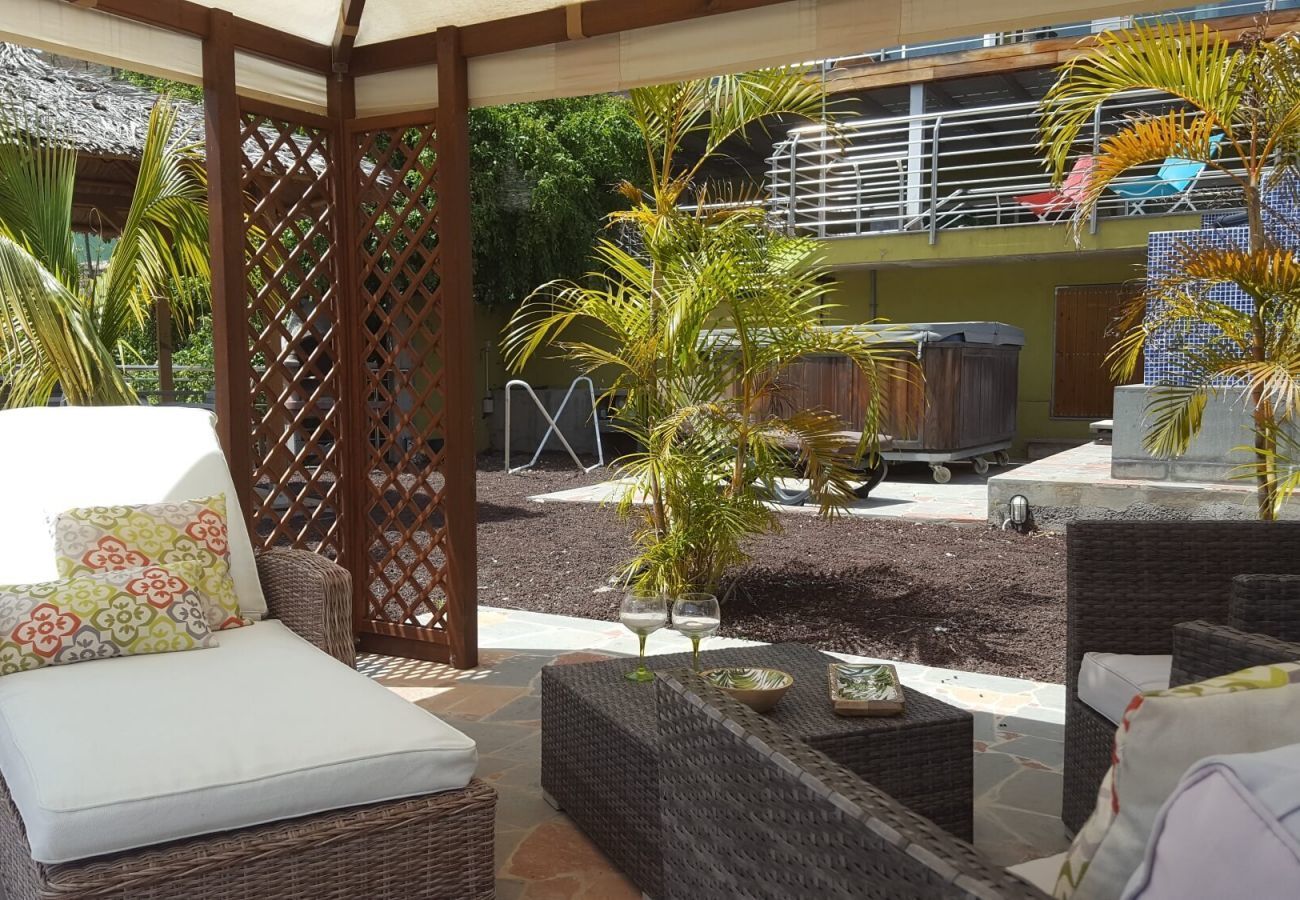 Finca Telde biedt een relax vakantie aan grote groepen. Met privé zwembad en mooie wandelpaden in Telde, Gran Canaria