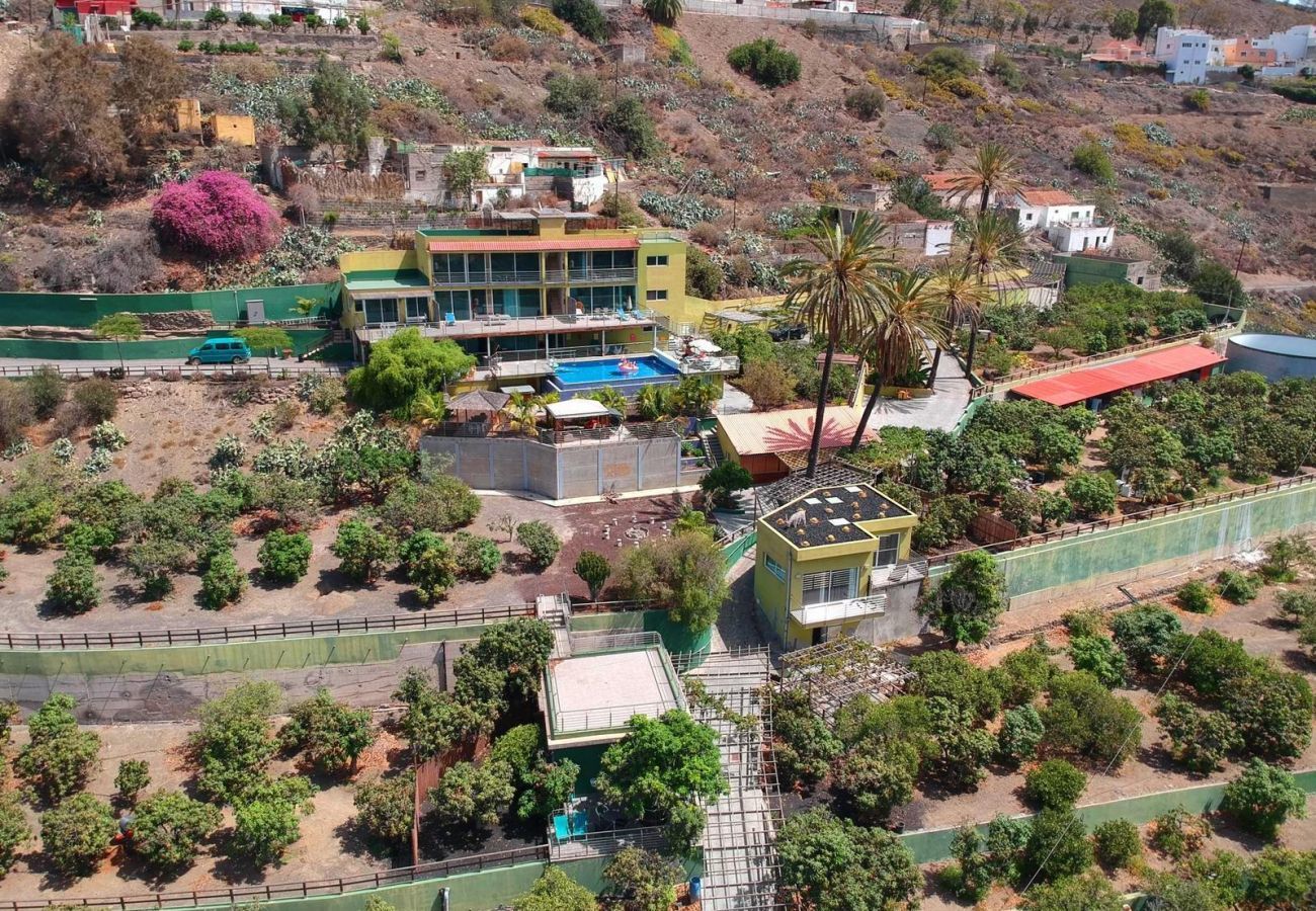 Finca Telde biedt een relax vakantie aan grote groepen. Met privé zwembad en mooie wandelpaden in Telde, Gran Canaria