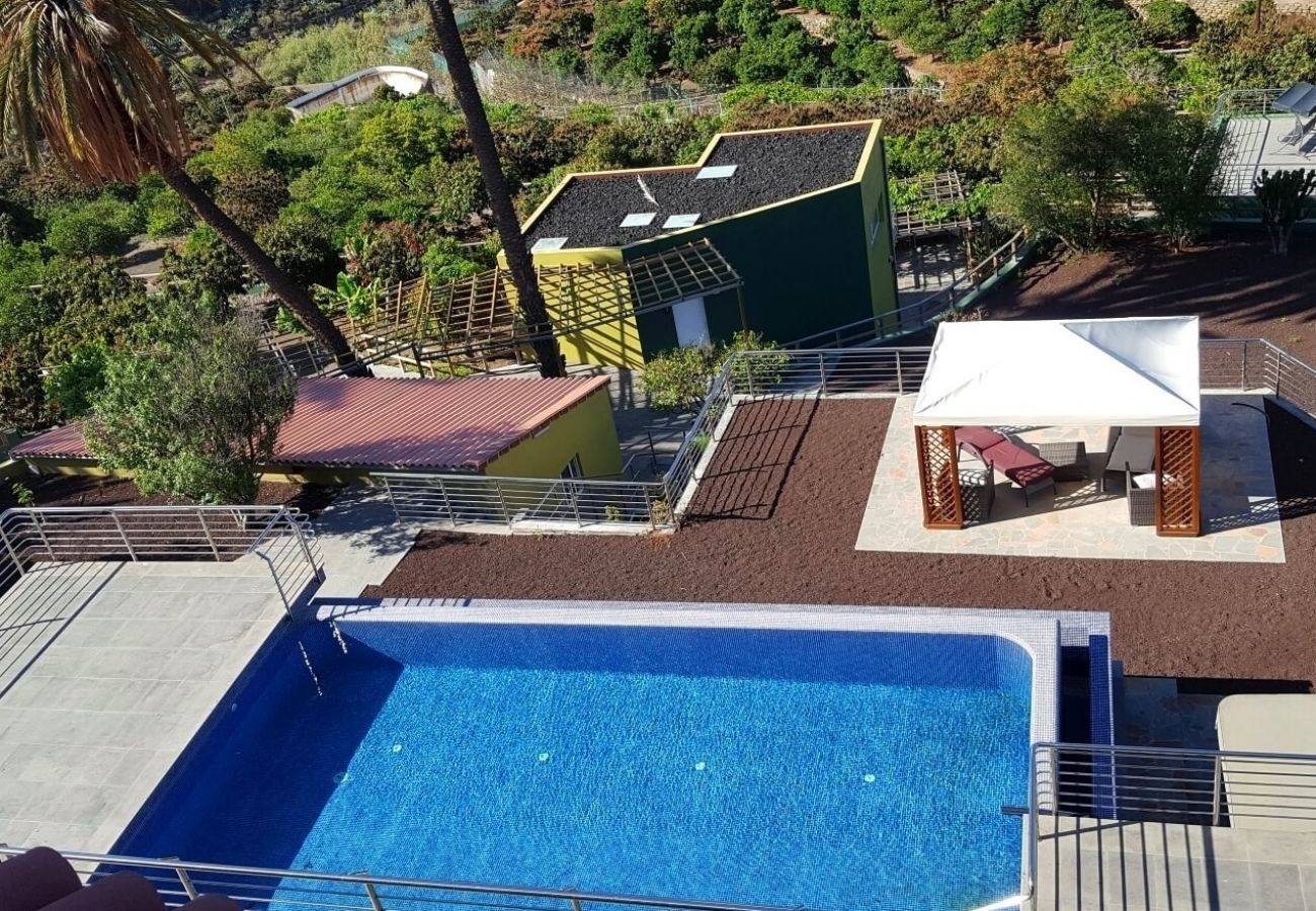 Finca Telde biedt een relax vakantie aan grote groepen. Met privé zwembad en mooie wandelpaden in Telde, Gran Canaria