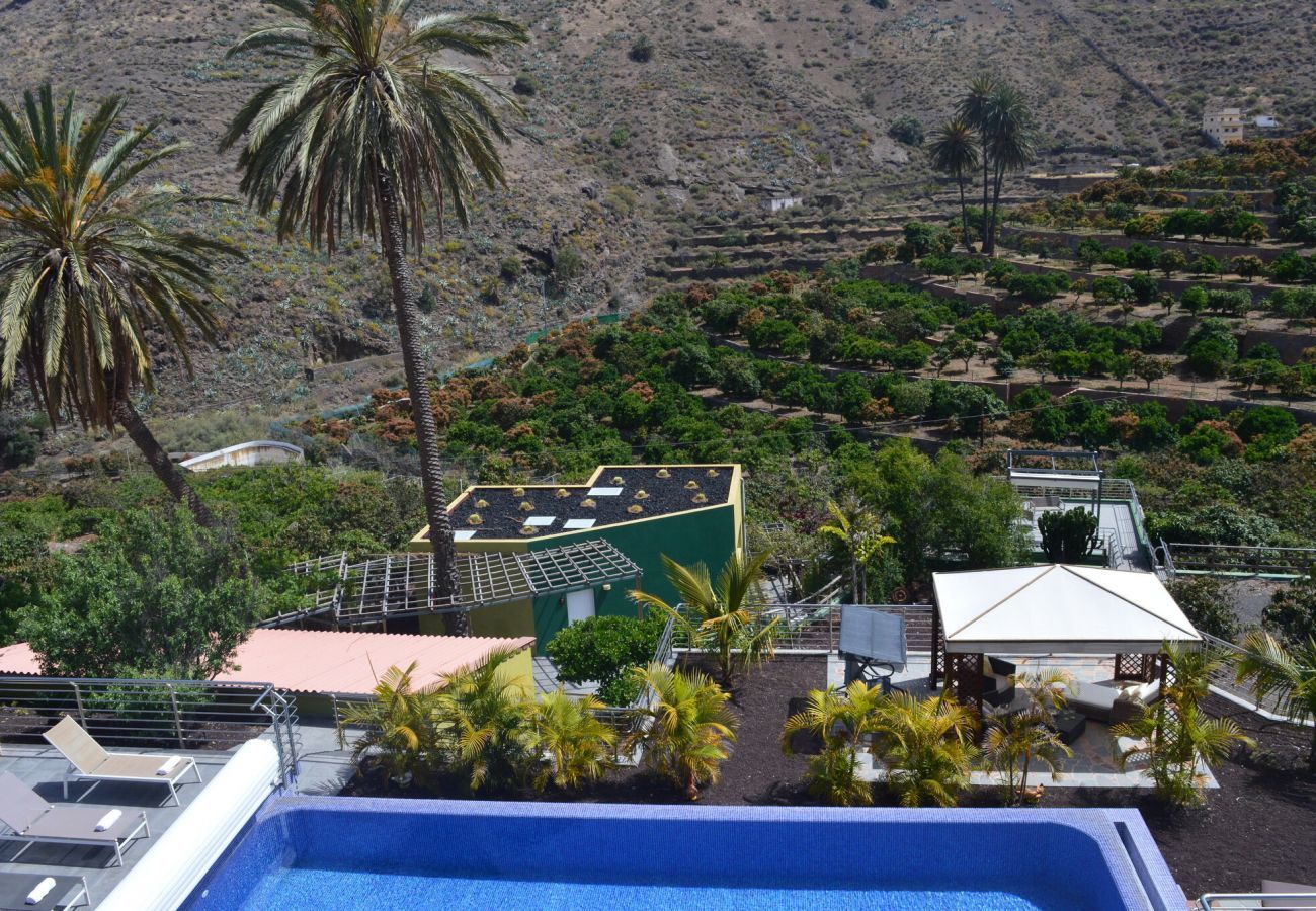 Finca Telde biedt een relax vakantie aan grote groepen. Met privé zwembad en mooie wandelpaden in Telde, Gran Canaria