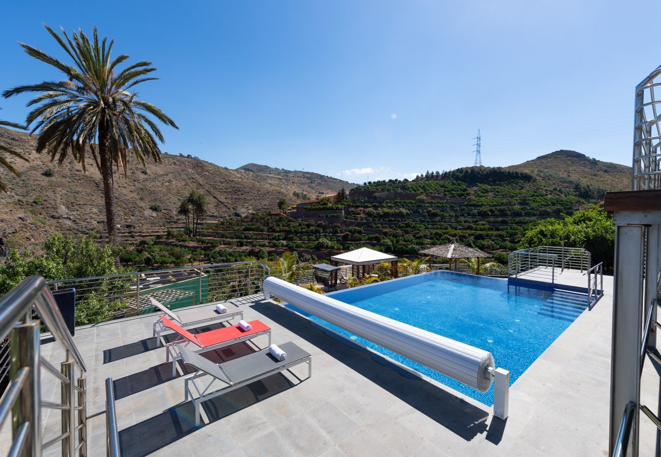 Finca Telde biedt een relax vakantie aan grote groepen. Met privé zwembad en mooie wandelpaden in Telde, Gran Canaria