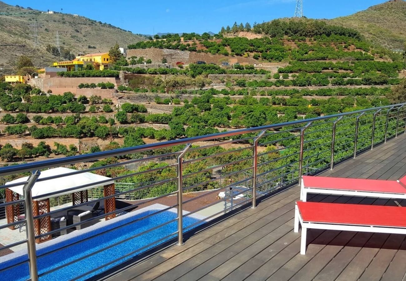 Finca Telde biedt een relax vakantie aan grote groepen. Met privé zwembad en mooie wandelpaden in Telde, Gran Canaria