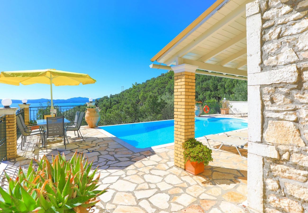 Villa Nisaki | Een vrijstaande villa met privé zwembad en zeezicht op Corfu, Griekenland