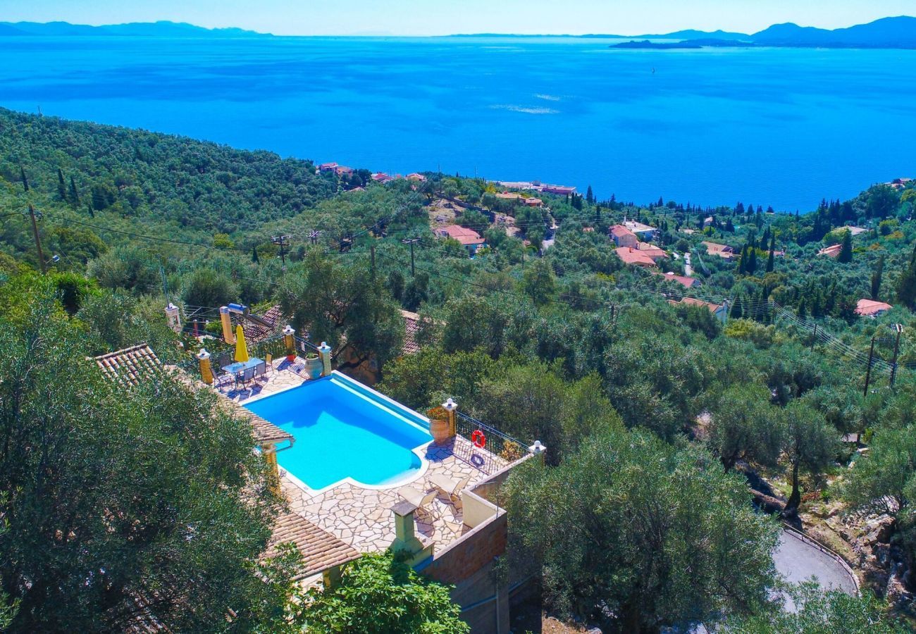 Villa Nisaki | Een vrijstaande villa met privé zwembad en zeezicht op Corfu, Griekenland