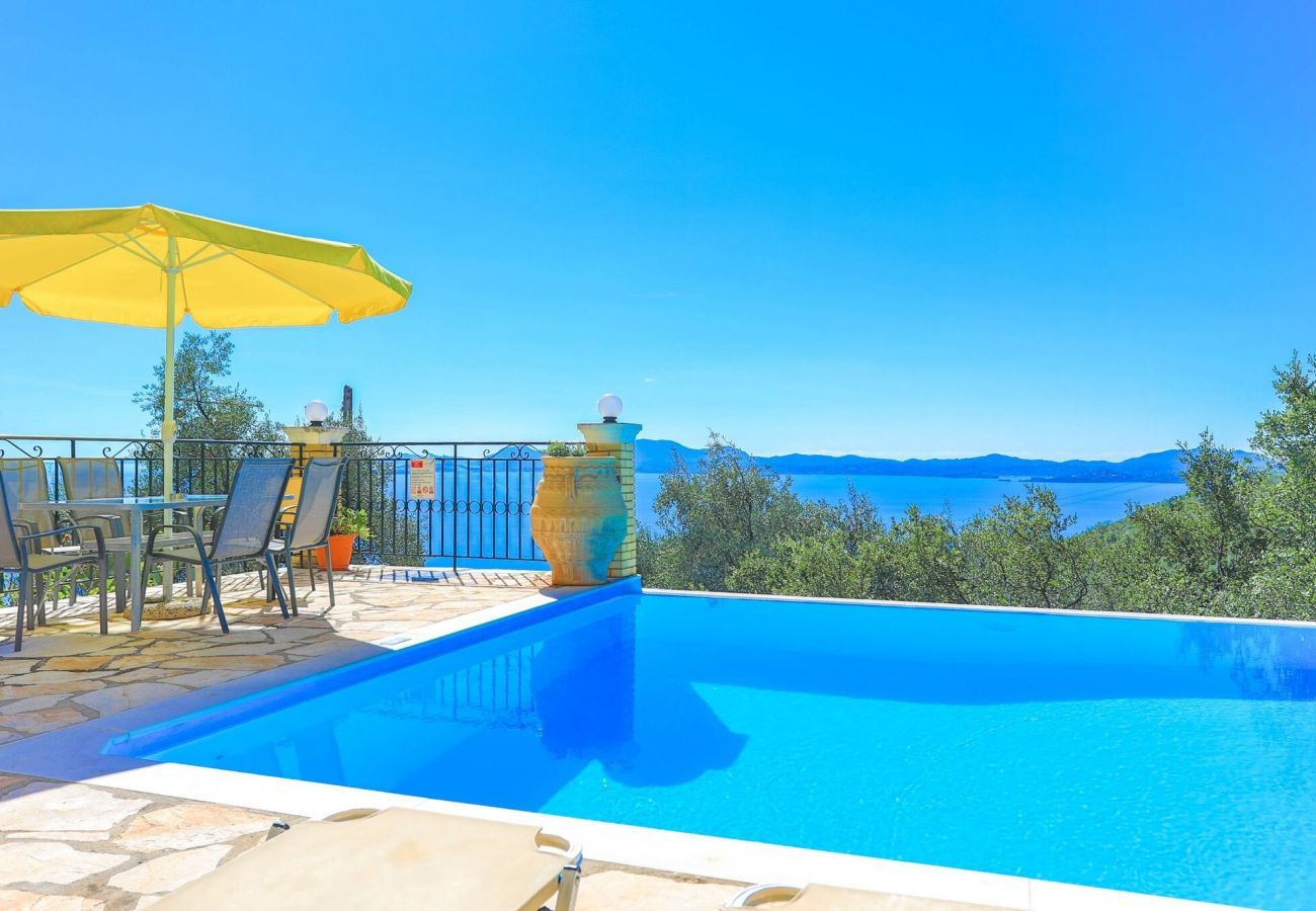 Villa Nisaki | Een vrijstaande villa met privé zwembad en zeezicht op Corfu, Griekenland