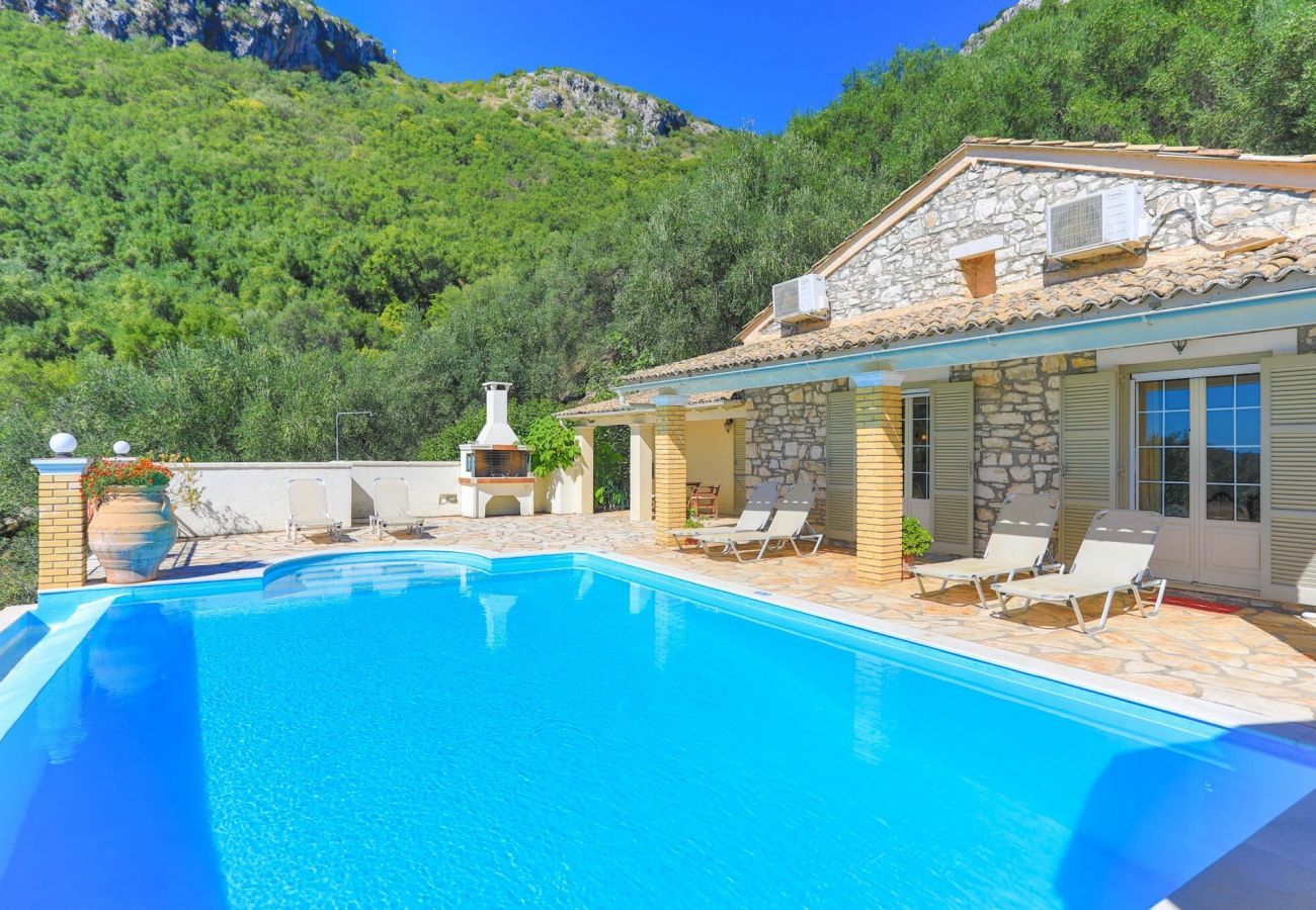 Villa Nisaki | Een vrijstaande villa met privé zwembad en zeezicht op Corfu, Griekenland