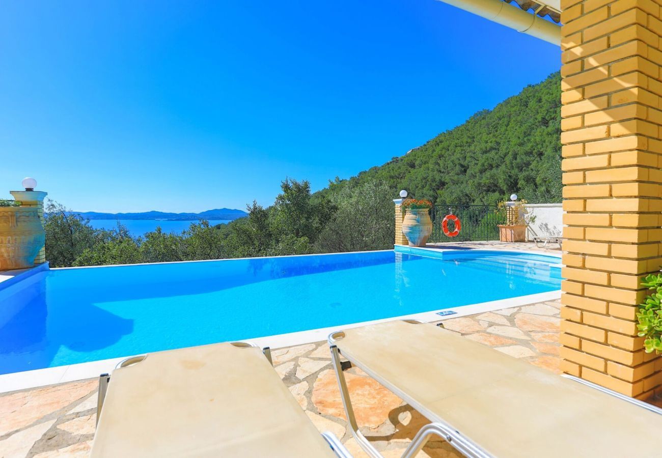 Villa Nisaki | Een vrijstaande villa met privé zwembad en zeezicht op Corfu, Griekenland