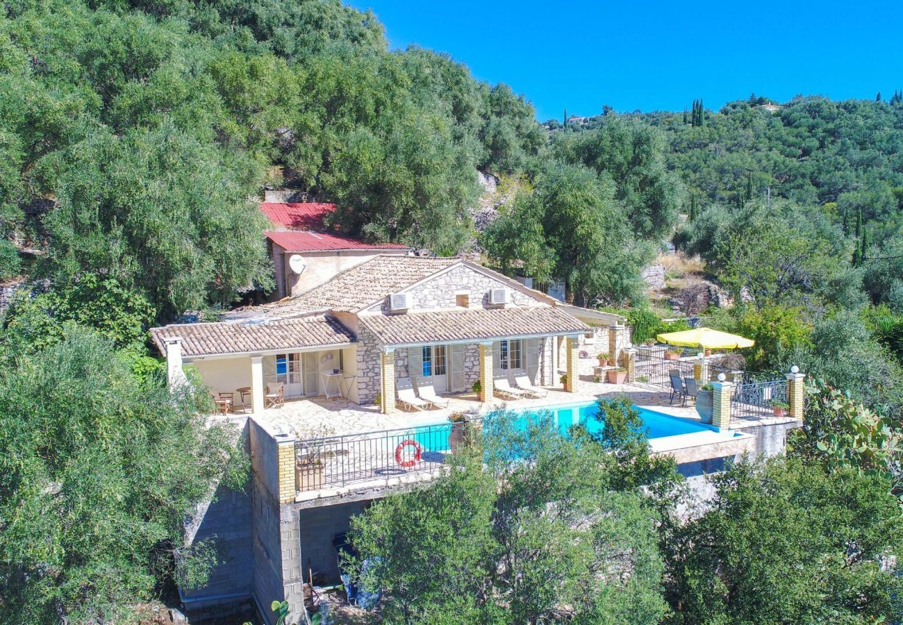 Villa Nisaki | Een vrijstaande villa met privé zwembad en zeezicht op Corfu, Griekenland