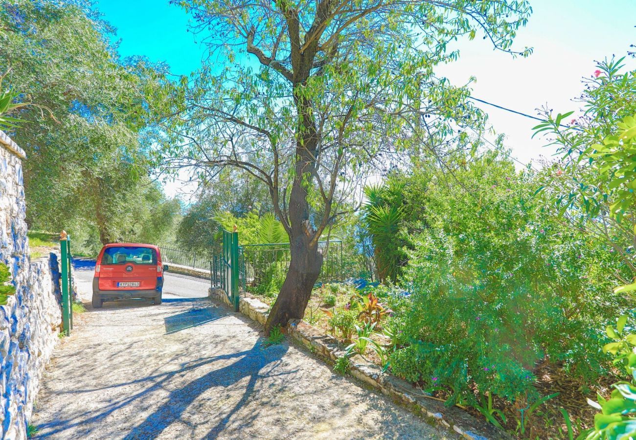 Villa Nisaki | Een vrijstaande villa met privé zwembad en zeezicht op Corfu, Griekenland
